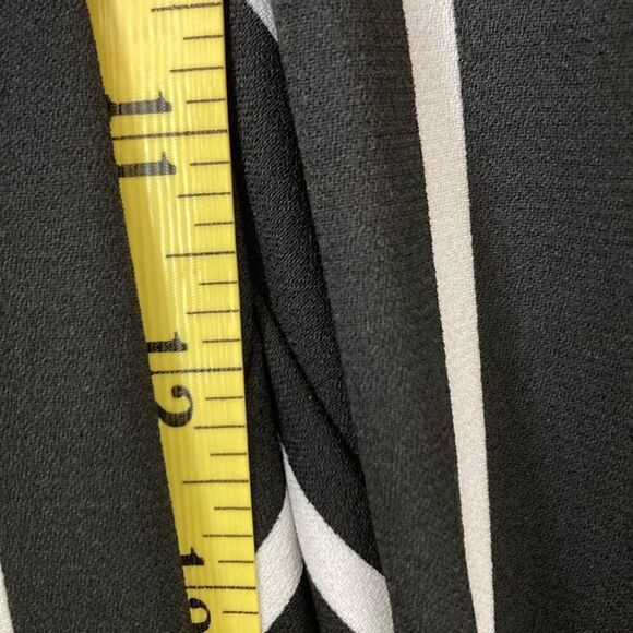 INC International Concepts Cropped Slacks/Pant with Tie Front Size Medium (C18) - Picture 4 of 10